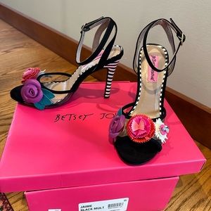 Betsy Johnson shoes size 6